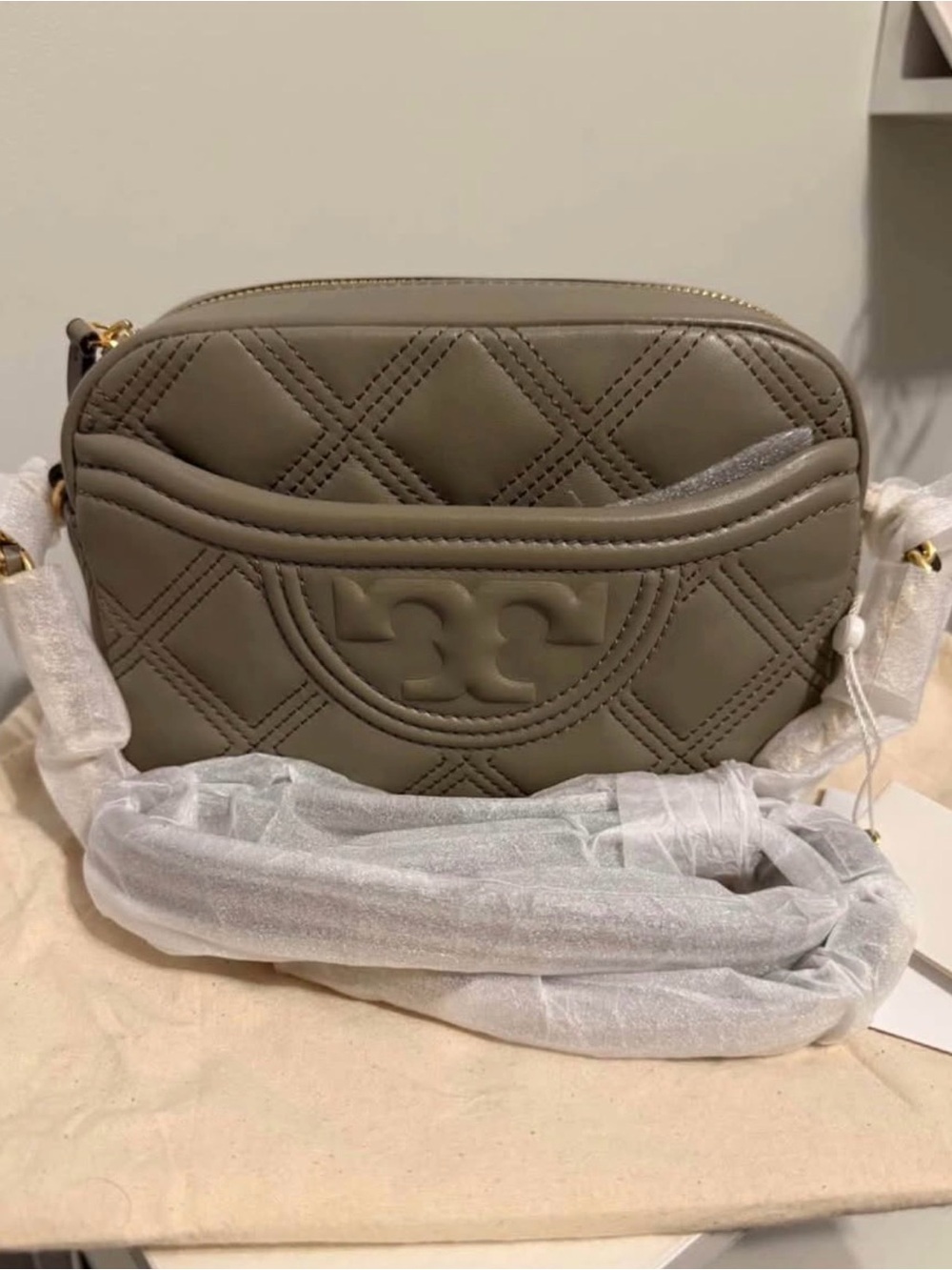 100% Authentic Tory Burch Fleming Bag